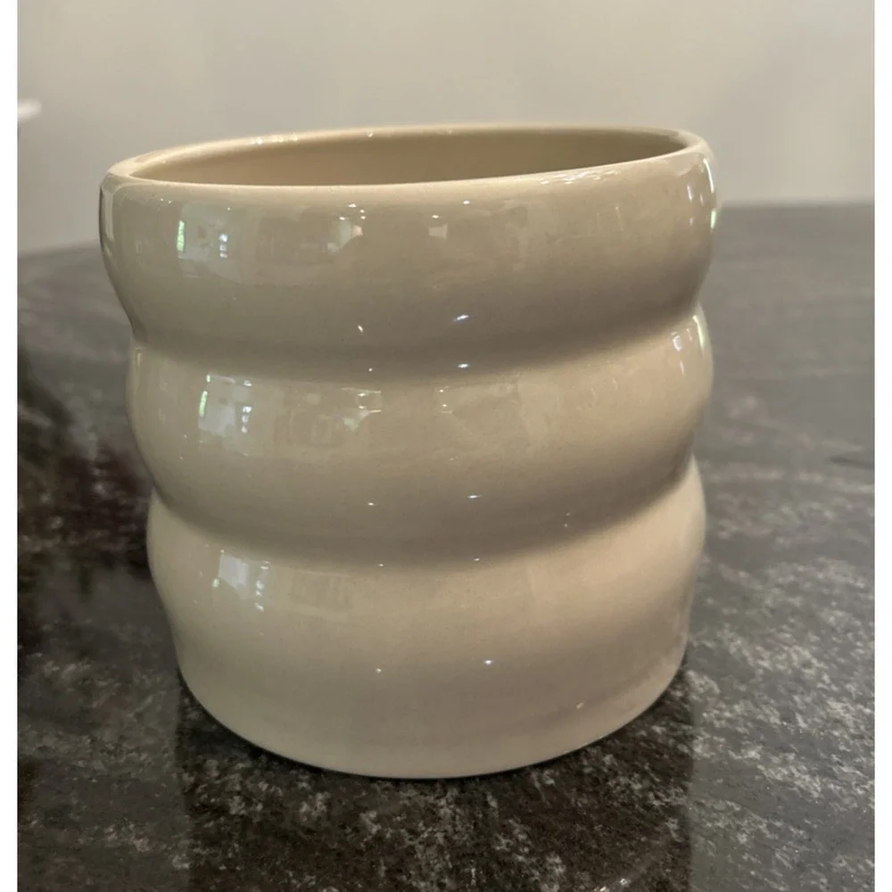 IKEA HasselBukett Ceramic Flower Vase Makeup Holder Plants Storage Beige 4.75
